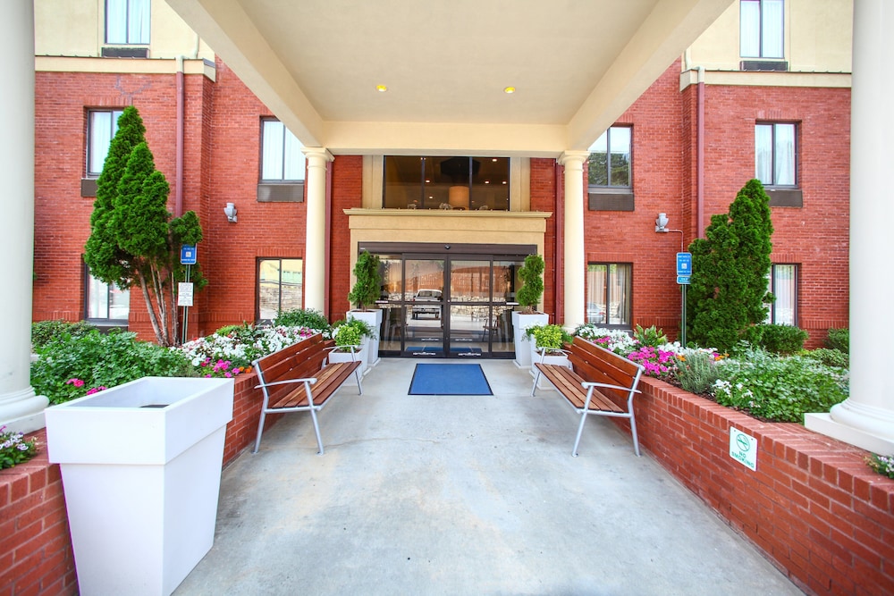 Holiday Inn Express Atlanta Emory University Area by IHG - photo 73