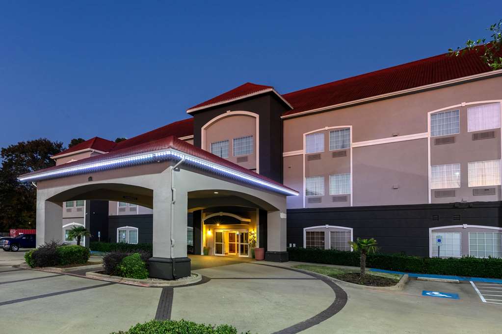 La Quinta Inn & Suites by Wyndham I 20 Longview South - photo 4