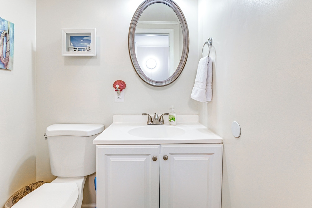 1 2 Mi to Ocean: Surfside Beach Resort Home - photo 13