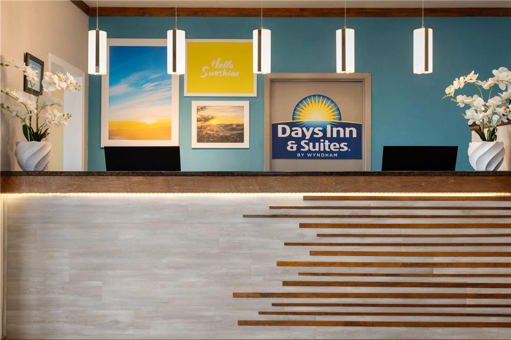 Days Inn by Wyndham Suites Fredericksburg - photo 3