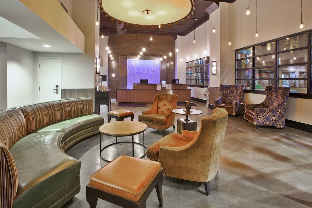 Fairfield Inn & Suites by Marriott Milwaukee Downtown - photo 2