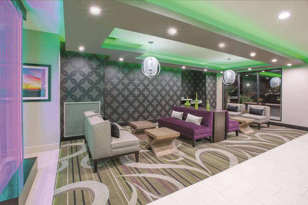 La Quinta Inn & Suites by Wyndham NW Tucson Marana - photo 9