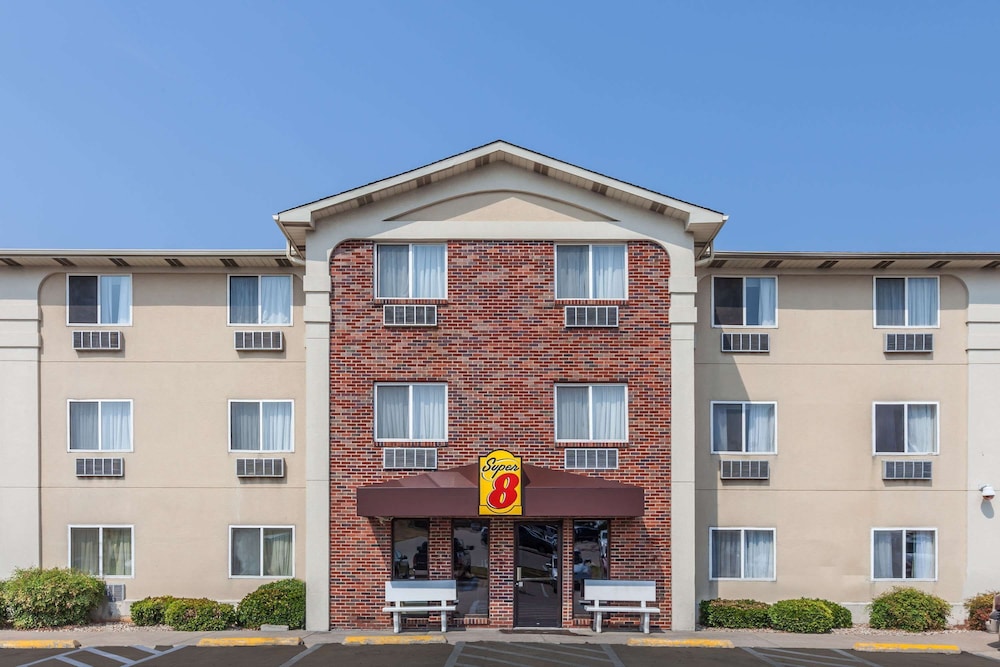 Super 8 by Wyndham Irving DFW Airport South - photo 18