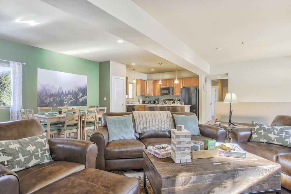 4bdhot Tubping Pong Pool Table Gymmnt Retreat — Cascade