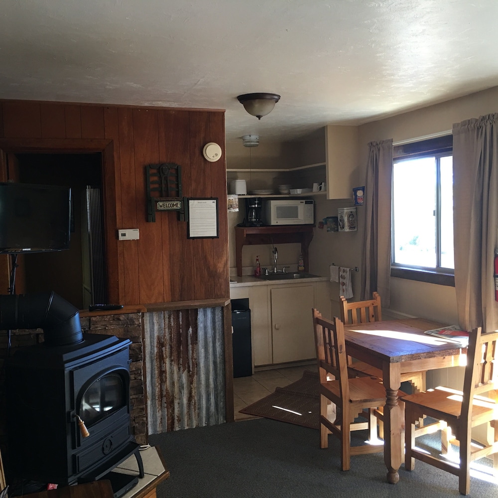 Rainbow's End Resort on Rainbow Lake - photo 43