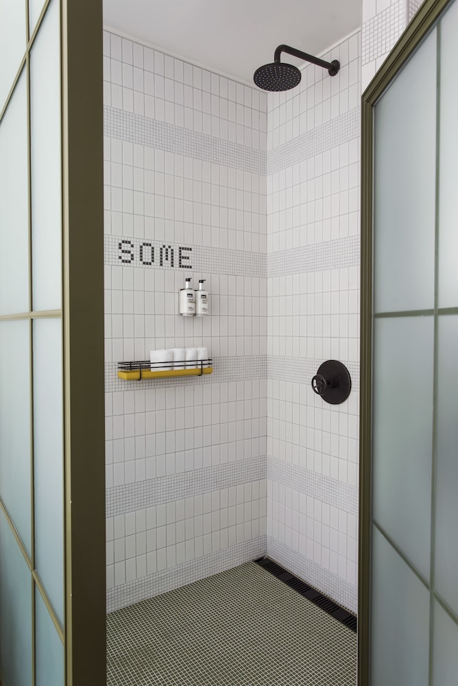 Moxy NYC Chelsea - photo 37
