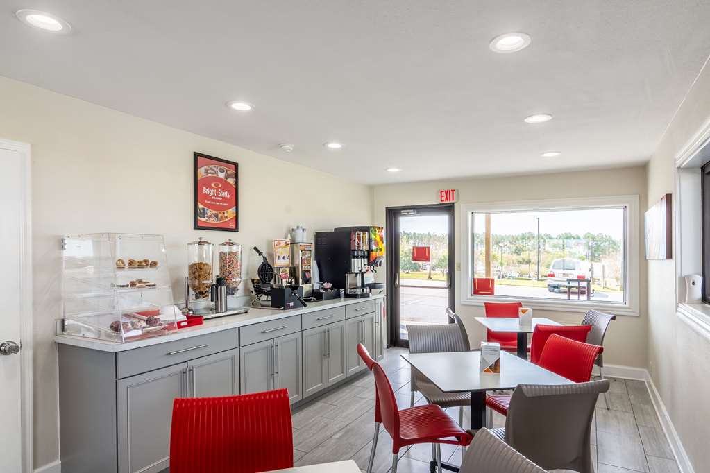 Econo Lodge Crestview South - photo 25