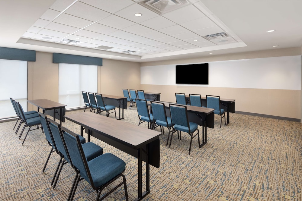 Hampton Inn Hornell - photo 43