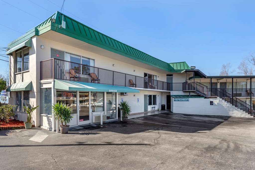 Econo Lodge Conway - photo 2