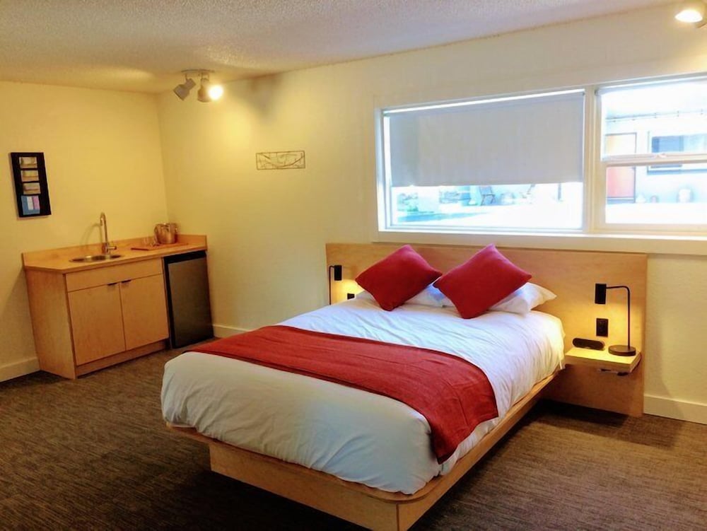 Heliotrope Hotel - photo 22