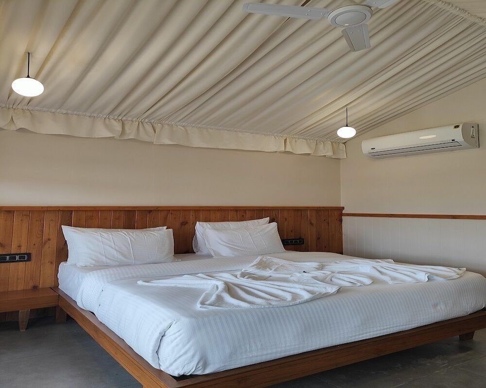 Nirvana Resort and Restaurant — hotel in Rajpipla