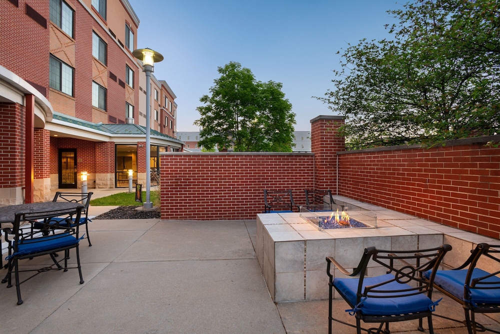Courtyard Marriott Aksarben Village - photo 18