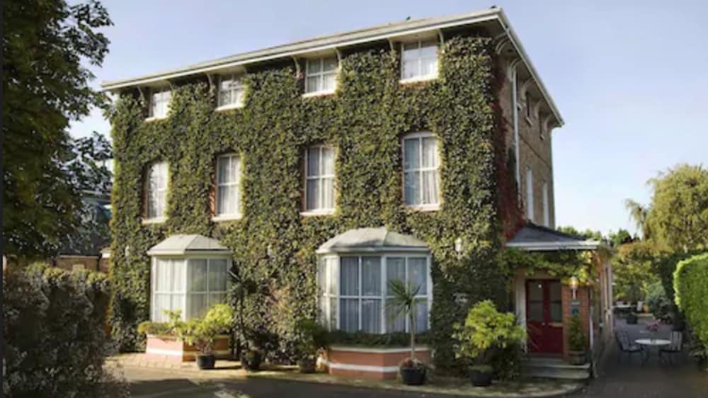 Aberdeen Lodge — 4-Star Luxury Hotel in Dublin, Republic of Ireland