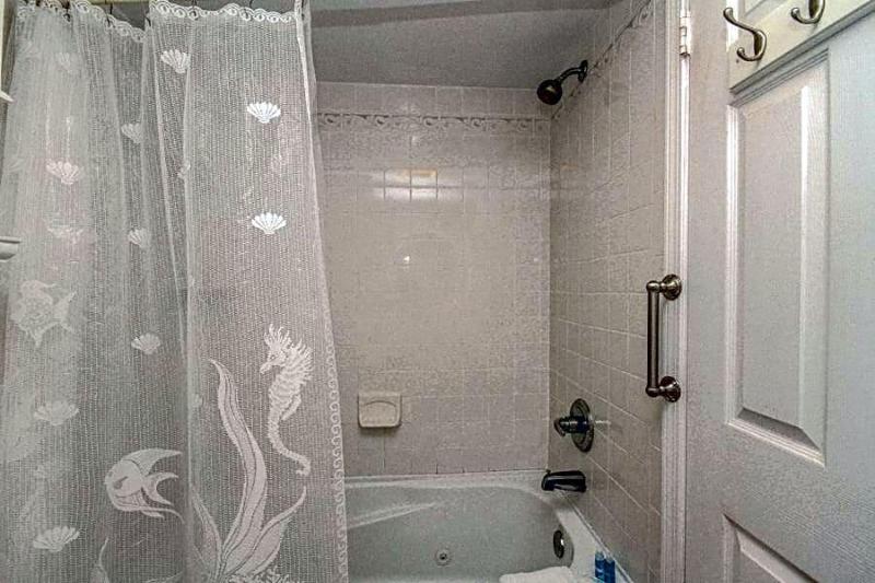 Beacher's Lodge Oceanfront Suites - photo 6