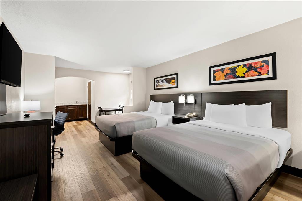 Quality Inn & Suites - photo 28