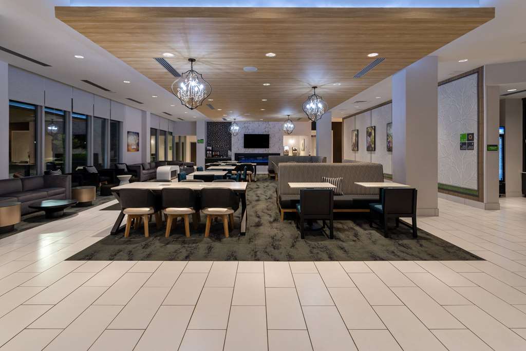 La Quinta Inn & Suites by Wyndham Maricopa Copper Sky - photo 7
