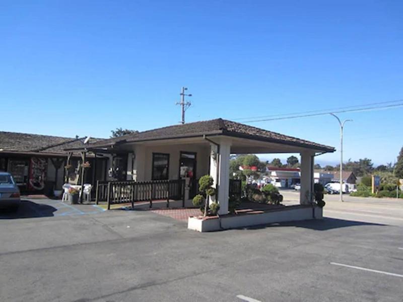 Monterey Fairgrounds Inn - photo 2