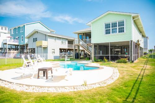 Mermaid Manor by Oak Island Accommodations - photo 2