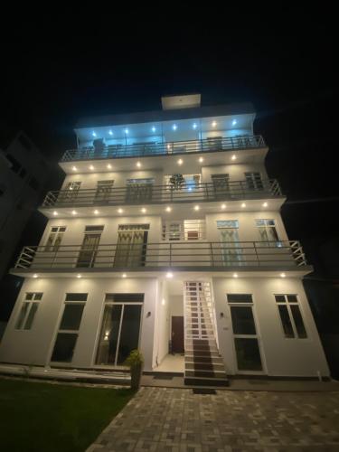 Apartment near Colombo Airport — 4-Star Luxury Hotel in Katunayaka, Sri Lanka