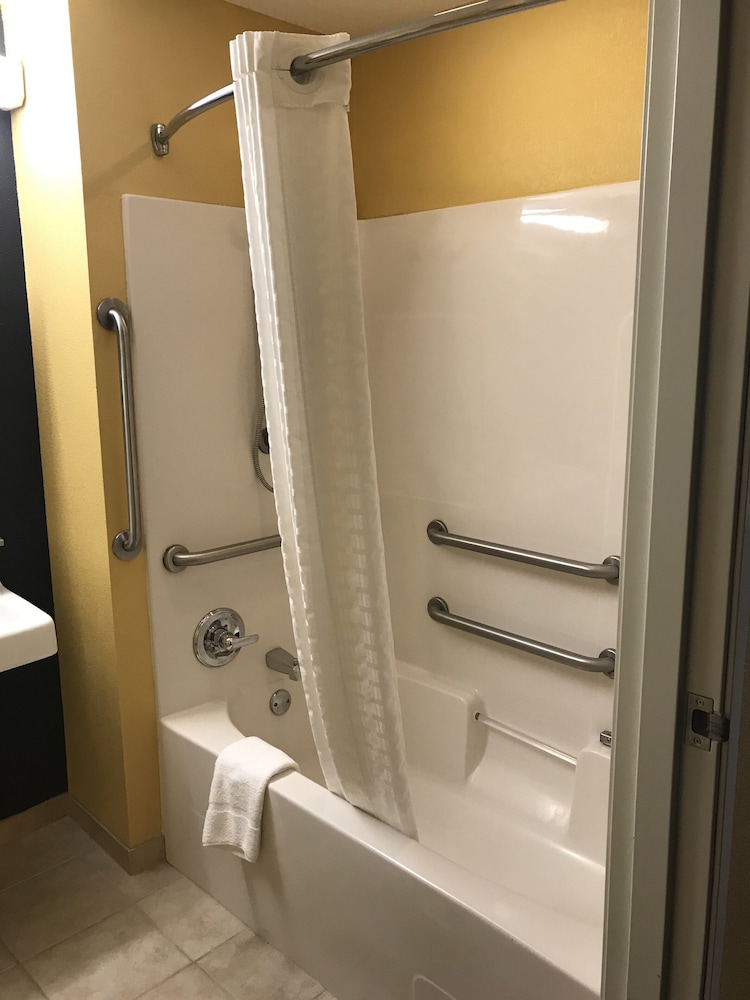 Microtel Inn & Suites by Wyndham Columbus Near Fort Benning - photo 52