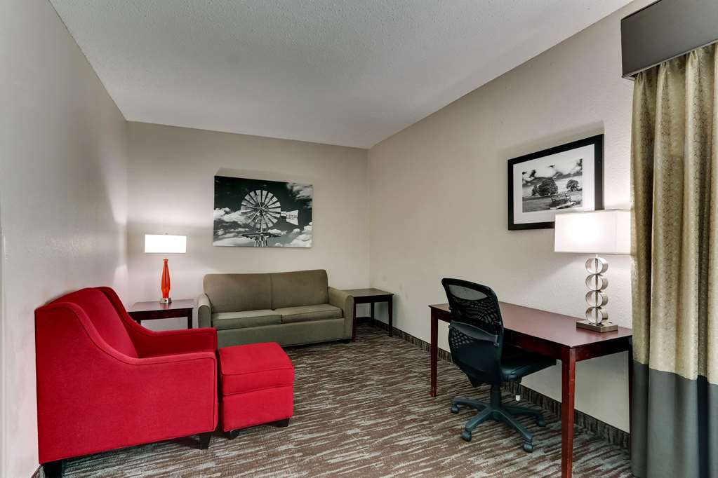 Best Western Plus University Inn & Suites - photo 29