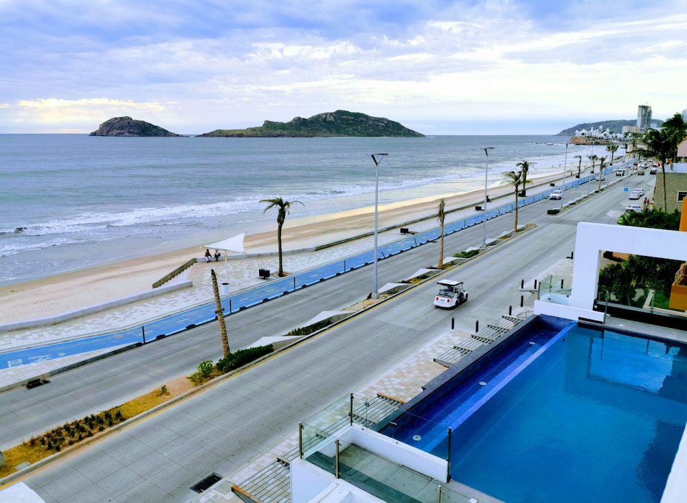 Beach/ocean view