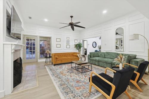 Beautiful 5BR 2BA DeSoto Holiday Home with Pool — 4-Star Luxury Hotel in Desoto, United States