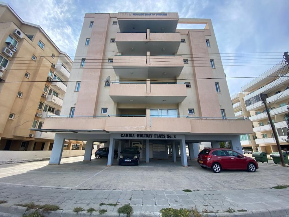 Andrea 3 BR Apt in Mackenzie With Pool — 4-Star Luxury Hotel in Larnaca, Cyprus