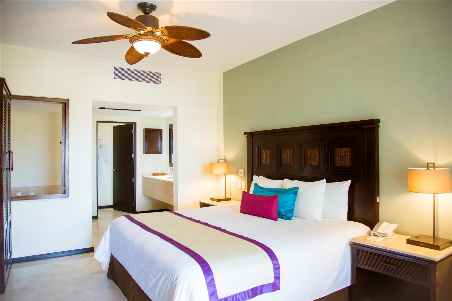 BEDROOM SUITE KING BED