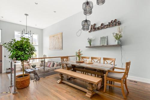 FarmHouse Vibe on Centennial w garage and billiards — 4-Star Luxury Hotel in Nashville, United States