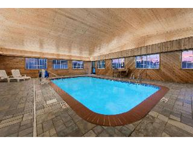 Days Inn by Wyndham Ottumwa - photo 15