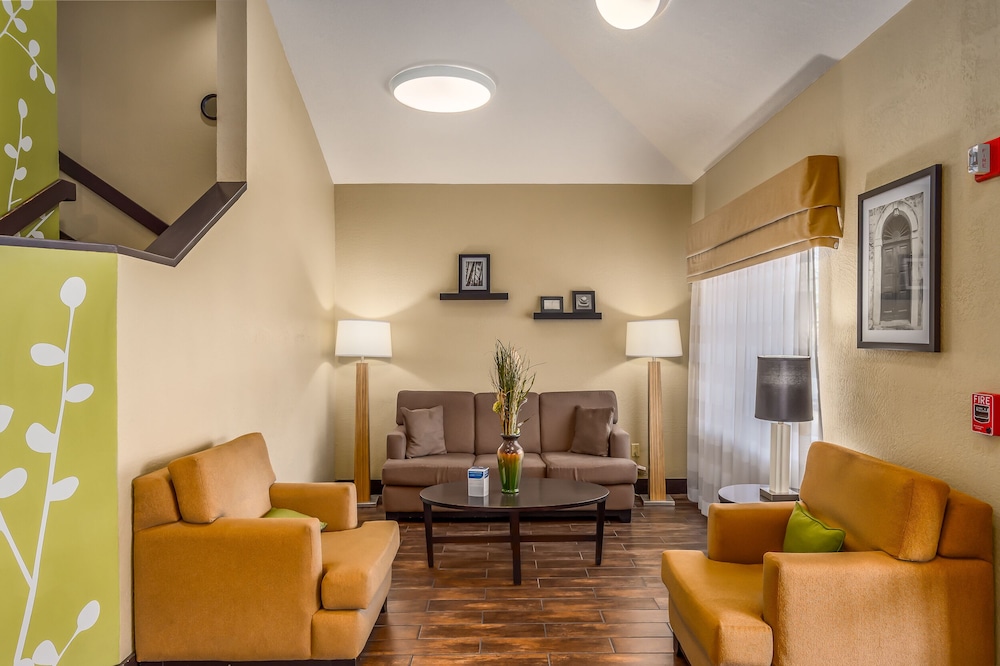 Garner Hotel Albuquerque Airport by IHG - photo 5