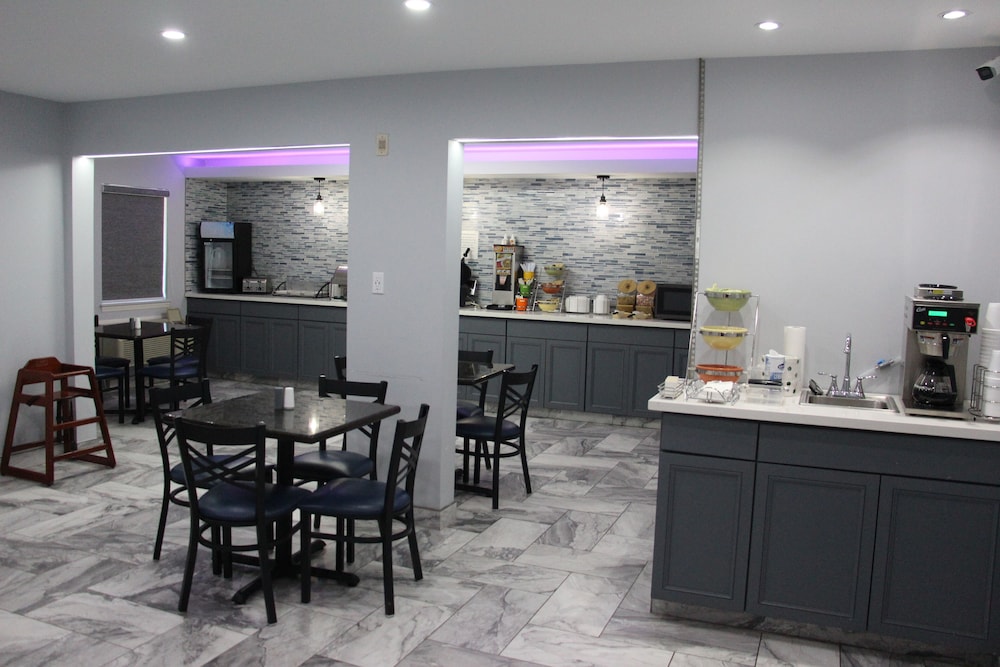 Douglas Inn And Suites - photo 22
