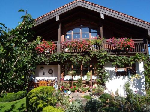 Haus Fellner — 4-Star Luxury Hotel in Brannenburg, Germany