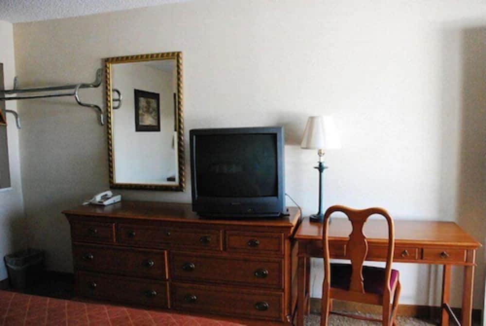 Chief Motel - photo 10