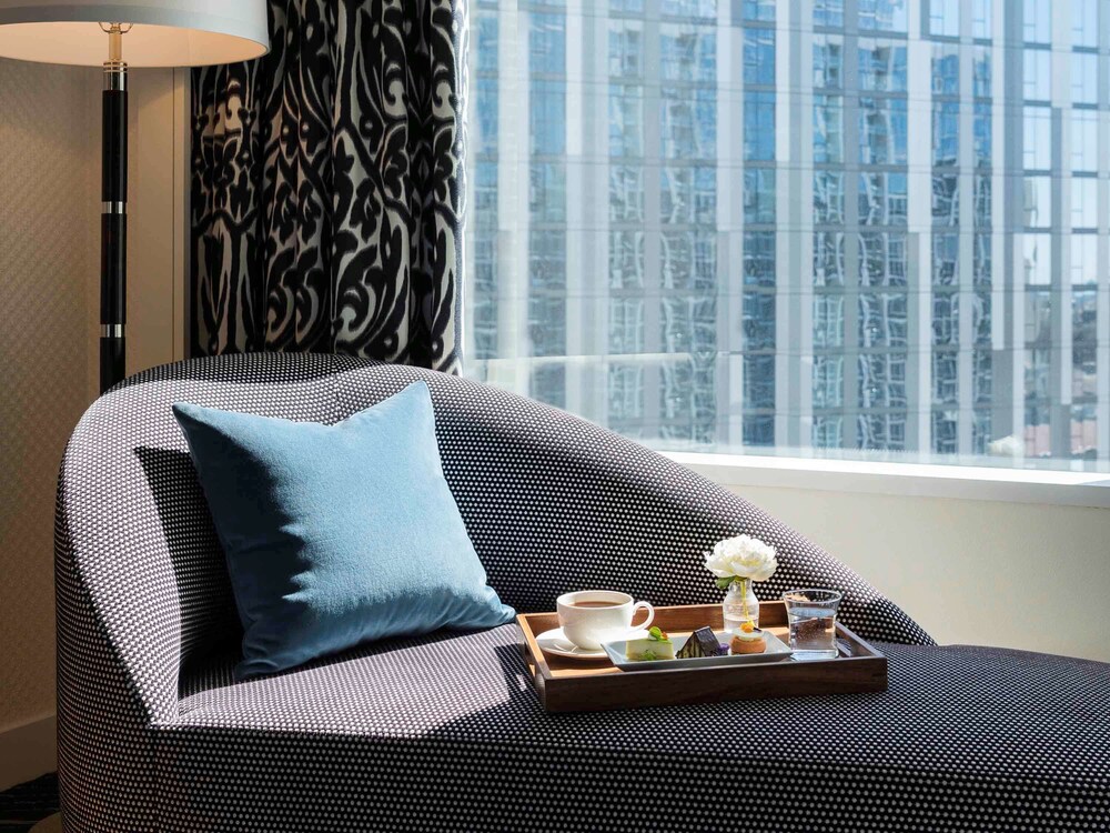 Sofitel Chicago Magnificent Mile - photo 3