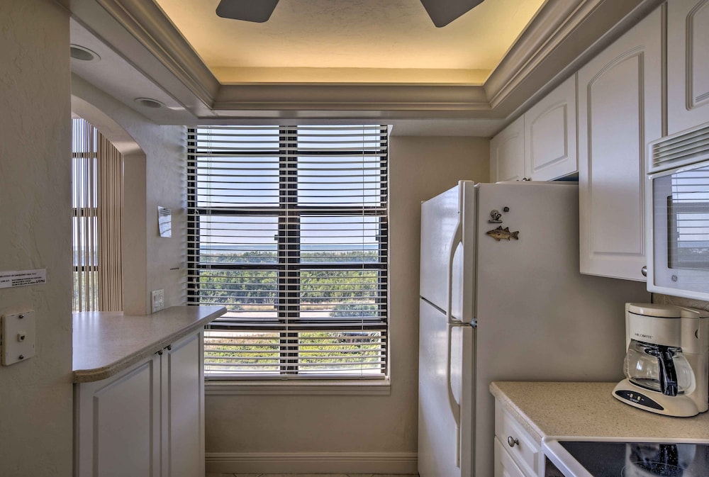 Resort Condo with Balcony and Stunning Ocean Views - photo 12