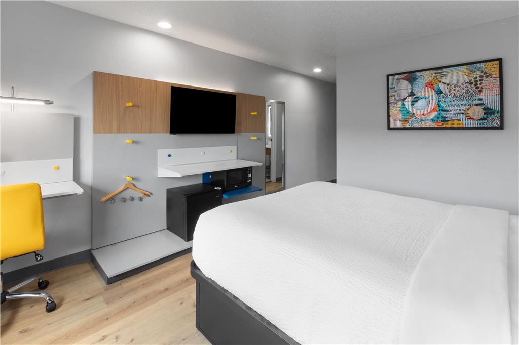 Microtel Inn & Suites by Wyndham Sioux Falls - photo 11