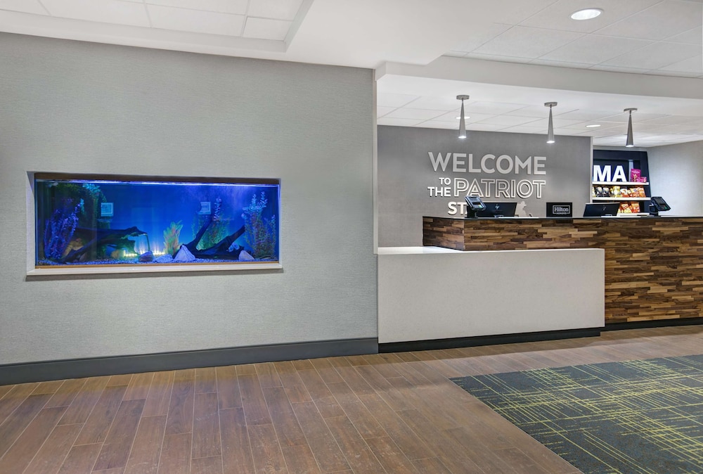 Hampton Inn Westfield - photo 2