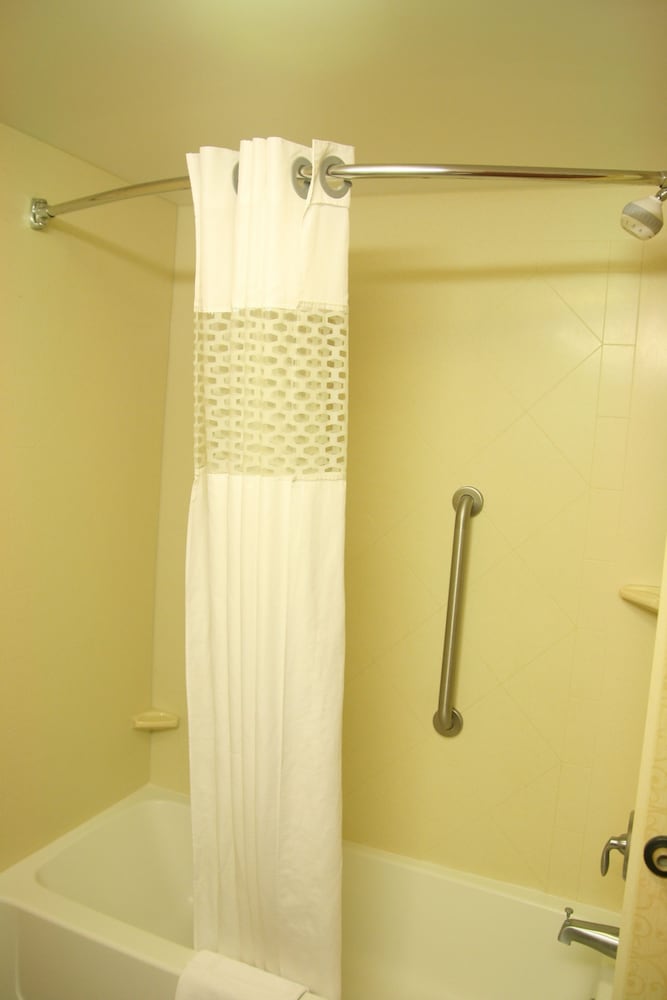 Hampton Inn & Suites Lino Lakes - photo 31