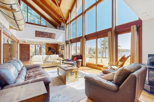 Lake Shore Drive in Franklin, United States