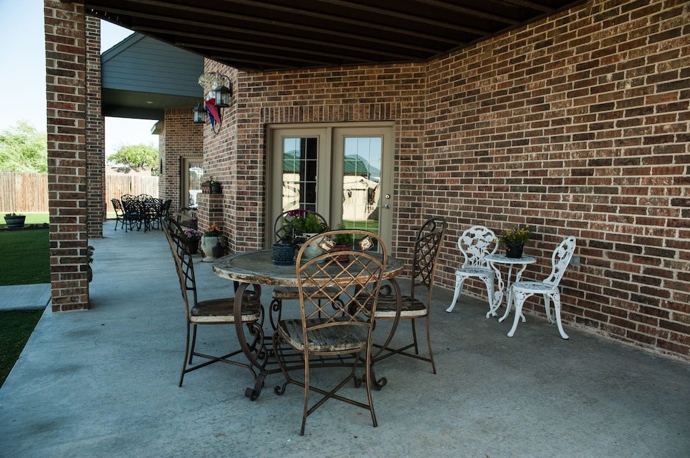 Yellow Rose Inn - photo 22
