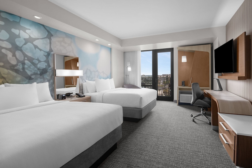 Courtyard by Marriott Clearwater Beach - photo 12