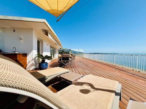 Superbe Penthouse avec vue panoramique sur la mer — 4-Star Luxury Hotel in Cannes, France