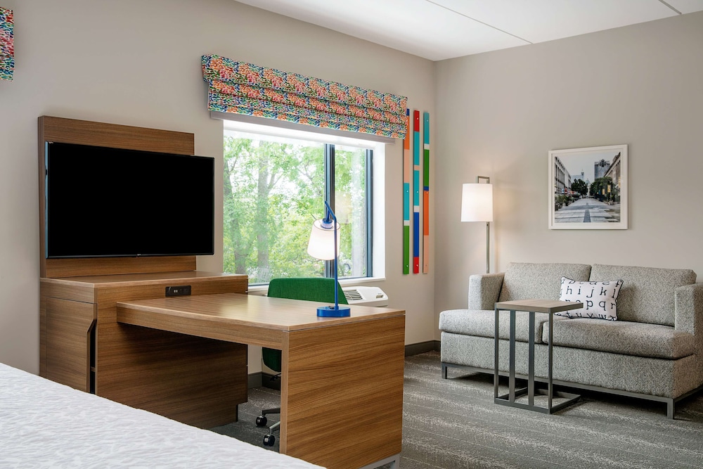 Hampton Inn & Suites Raleigh Midtown - photo 8