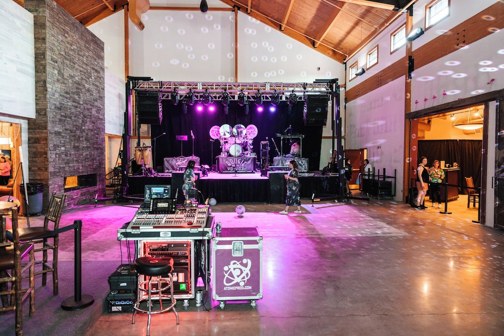 Grand Lodge Waterpark Resort - photo 3