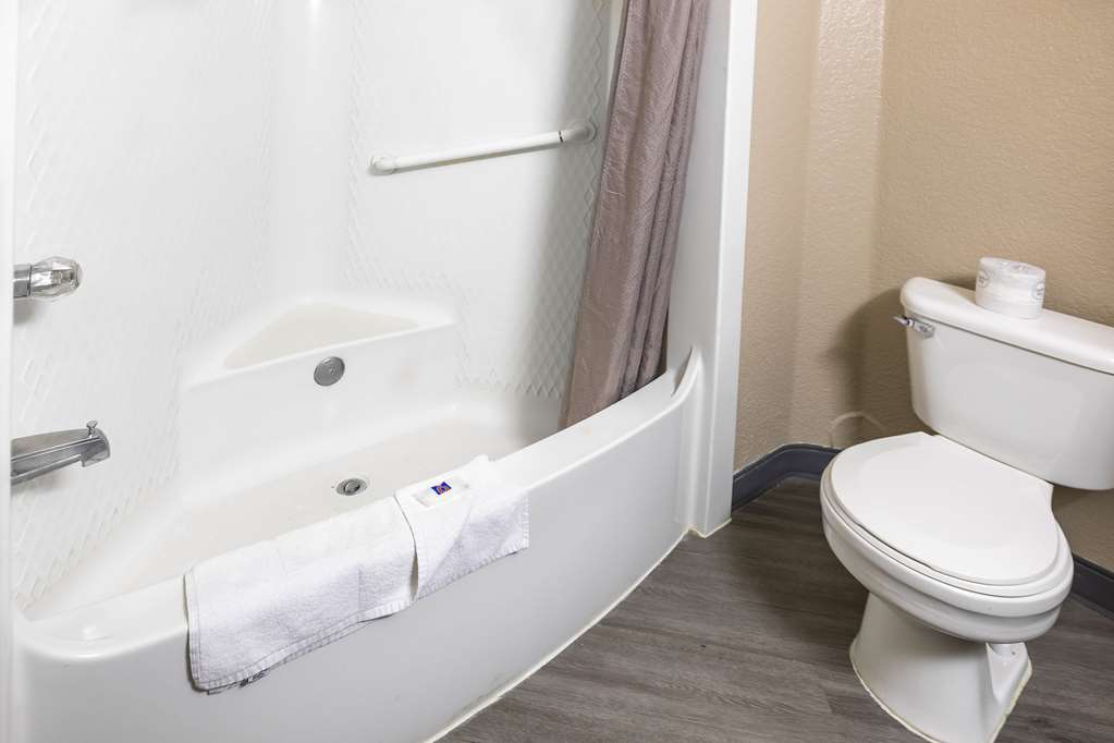 Motel 6 Fort Lupton CO - photo 38