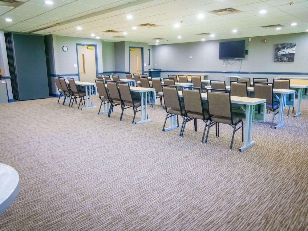 Country Inn & Suites by Radisson Burlington NC - photo 24
