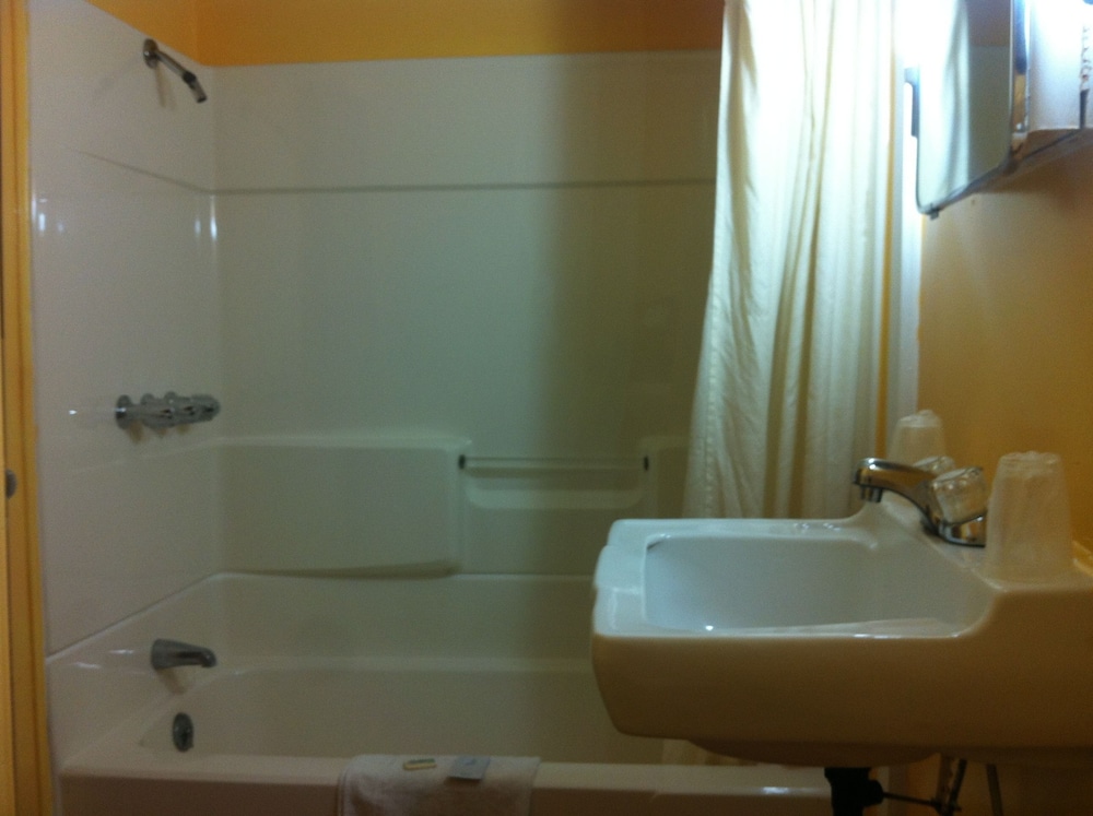 Green Crest Motel - photo 14
