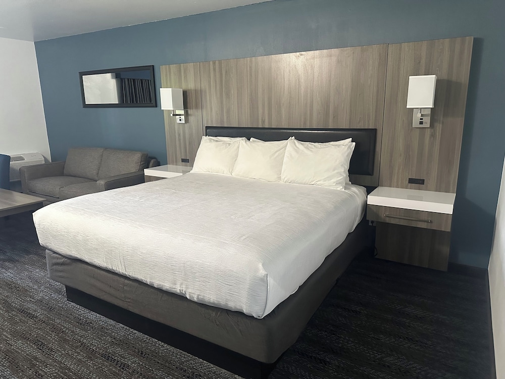 Oyster Bay Inn & Suites - photo 7